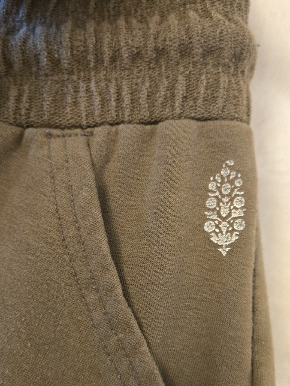 Free PEOPLE WOMENS XL Olive Drawstring Joggers with Patch Pockets - Picture 3 of 5